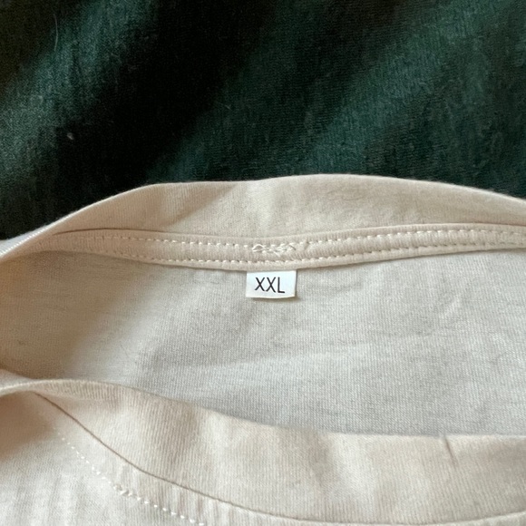 Never worn shein beige and blue butterfly top - Picture 4 of 4